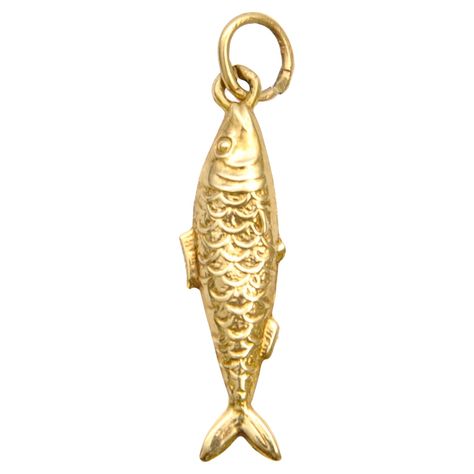 Vintage 9K Gold Zodiac Pisces Fish Charm Pendant Gab Bois, Fish Pendant Gold, Vintage Gold Jewelry, Engraving Jewelry, Pisces Fish, Zodiac Pisces, Fish Pendant Necklace, Fish Jewelry, Fish Necklace