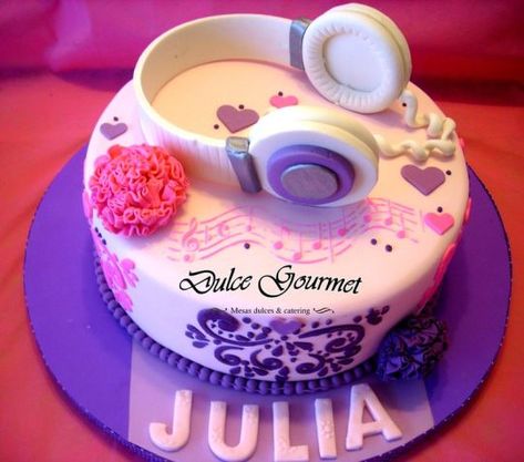 Headphones for Julia Headphone Cake Ideas, Dj Cake, Piano Cakes, Music Cake, Tiered Cakes Birthday, Unique Birthday Cakes, Frozen Birthday Cake, Creative Cake Decorating, Cake Youtube