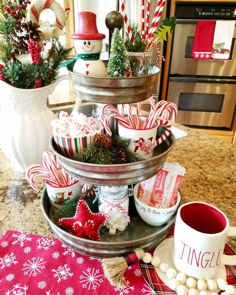 Hot Cocoa Bar Christmas, Hot Cocoa Station, Kitchen Tiered Tray, Christmas Trays, Cocoa Station, Christmas Hot Cocoa, Tray Decor Christmas, Gingerbread Christmas Decor, Christmas Tray