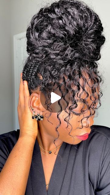 Protective Hairstyles For Working Out, Braided Updo Black Women, Updo Boho Hairstyles, Black Hair Updo Hairstyles Braids, Boho Knotless Braids Updo, Pin Up Braids Black Hairstyles, Updo Braid Styles For Black Women, Boho Braids Updo Black Women, Updo For Very Long Hair