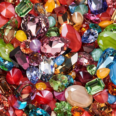 Pile Of Jewels, Jewels Aesthetic, Gems Aesthetic, Diamonds Aesthetic, She And Her Cat, Hand Art Kids, Gem Collection, Sparkles Background, The British Royal Family