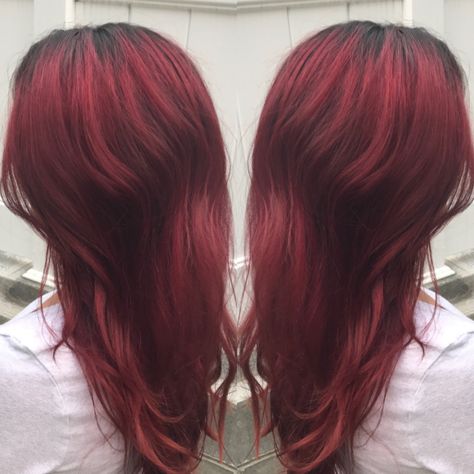 Dyed Hair With Black Roots, Shadow Root With Red Hair, Black Shadow Root To Red, Red Hair Grown Out Roots, Dark Red Hair With Black Roots, Dark Root Red Hair, Bleached Red Hair, Shadow Root Red Hair, Red Hair Black Roots