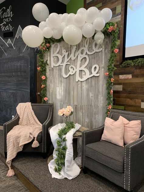 Back Drop For Bridal Shower Party Ideas, Photo Wall Bridal Shower Backdrop Ideas, Bridal Shower Back Drop Ideas Diy, Wedding Shower Backdrop Ideas, Simple Bridal Shower Decor, Glam Bridal Shower Ideas, Wedding Shower Backdrop, Bride To Be Backdrop, Shower Backdrop Ideas