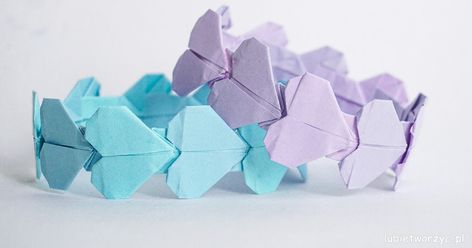 Tutorial ukazujący sposób wykonania prześlicznej bransoletki origami z motywem serc ;) #bransoletka #origami #bransoletkaorigami #serce #serca #bransoletkazserc #bracelet #origamibracelet #origamiheartbracelet #origamiheart #serceorigami #heart #paperheart #papieroweserce #DIY #zróbtosam #handmade #tutorial #poradnik #jakzrobić #howto #sposóbwykonania #instrukcja #instruction #craft #crafts #papercraft #papercrafts Handmade Tutorial, Origami Techniques, Origami Tutorial, Origami, Bracelet, Quick Saves