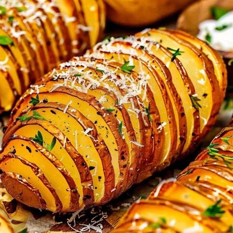 Sliced Potatoes In Air Fryer, Oven Baked Sliced Potatoes, Crescent Roll Ups, Sliced Baked Potatoes, Easy Quick Recipes, Chicken Crescent Rolls, Baked Potato Slices, Chicken Crescent, Potatoes In Oven