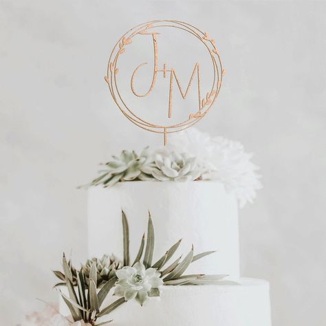 Wedding Cake Topper Initials, Mum Wedding, Cake Topper Wedding Monogram, Monogram Wedding Cake, Mr And Mrs Cake, Cake Topper Initials, Personalized Wedding Cake Toppers, Baptism Cake, Engagement Cakes