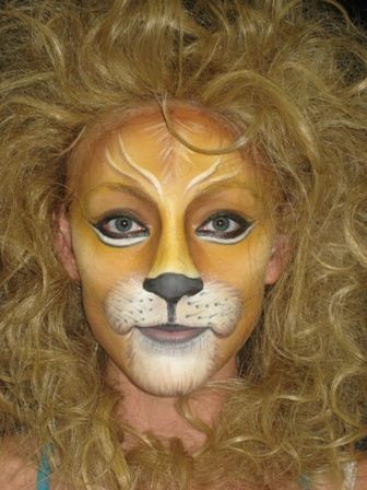 Hyena Makeup, Wizard Makeup, Makeup Ideas Videos, Halloween Easy Makeup Ideas, Halloween Easy Makeup, Lion Costume Diy, Oz Büyücüsü, Lion Face Paint, Lion Makeup