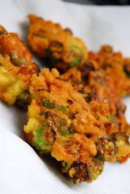 Fried okra patties Okra Patties, Okra Fritters, Fried Okra, Okra Recipes, Southern Cooking, Vegetable Sides, Veggie Sides, Fried Food, Veggie Dishes