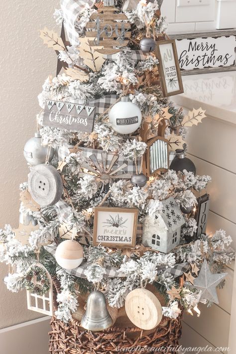 A Farmhouse Style Christmas Tree | Simply Beautiful By Angela Farmhouse Style Christmas Tree, Christmas Tree Topper Rustic, Christmas Tree Inspiration Rustic, Tree Inspiration, Christmas Tree Decorating Themes, Farmhouse Style Christmas, Decorating For Christmas, Farmhouse Christmas Tree, Christmas Tree Decorations Diy