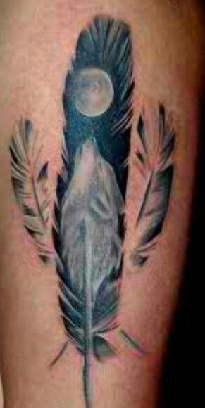 Wolf in feather Cherokee Indian Tattoos, Cherokee Tattoos, Howling Wolf Tattoo, Wolf Tattoos For Women, Indian Feather Tattoos, Tattoo Feather, Tattoo Wolf, Native American Tattoo, American Indian Tattoos