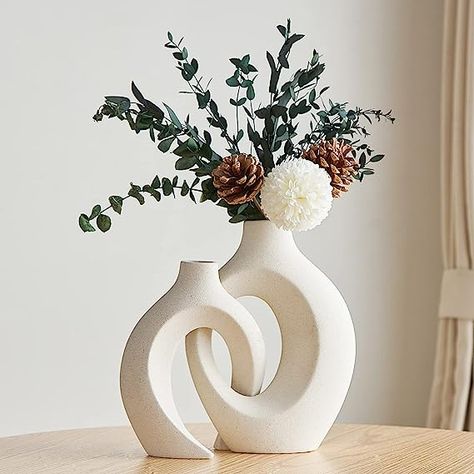 Ingangs Decor, Simple Home Decoration, Dining Room Table Centerpieces, Tafel Decor, Beige Ceramic, Table Decor Living Room, Flower Vases Decoration, Neutral Minimalist, White Ceramic Vases