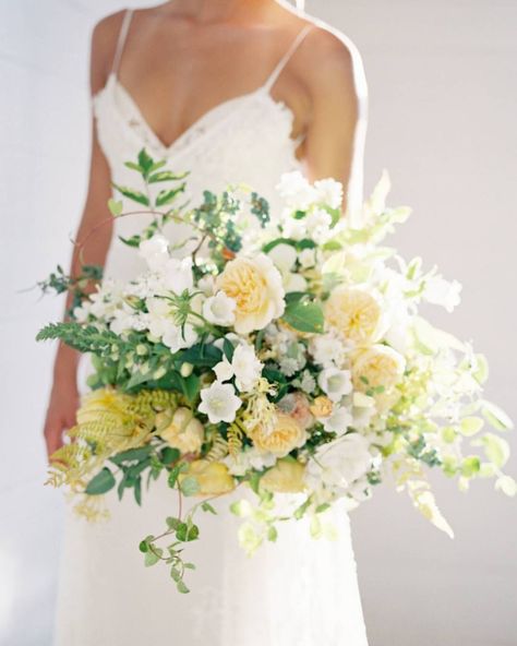 Such a beautiful shades of lemon, cream, Ivory and greenery wedding bouquet....very feminine. Sunstone Winery, Yellow Wedding Bouquet, Yellow Wedding Inspiration, Yellow Wedding Flowers, Yellow Bouquets, Blue Wedding Flowers, Italian Garden, Diy Wedding Flowers, Martha Stewart Weddings