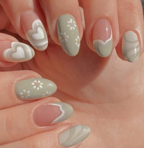 Spring Nail Trends You Can Do At Home Preppy Nails, Uñas Aesthetic, Kutek Disney, Spring Nail Ideas, Spring Nail Trends, Cute Simple Nails, Colorful Nails, Pretty Gel Nails, Really Cute Nails