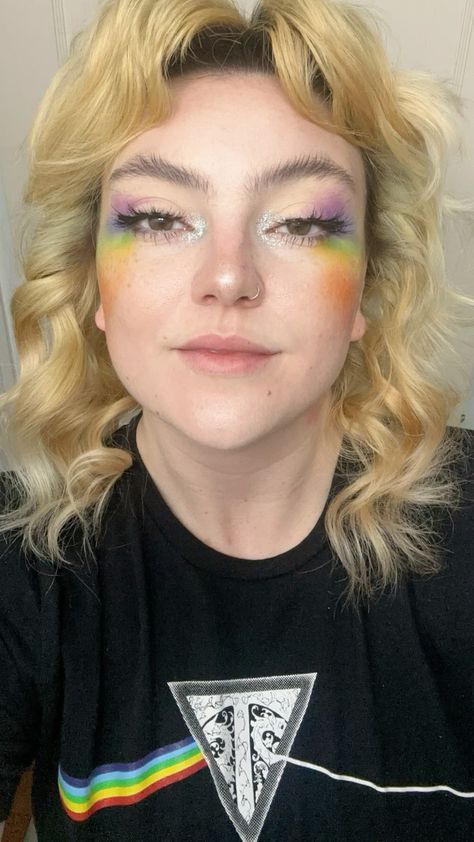 Pride Blush Makeup, Subtle Pride Makeup Looks, Pride Makeup Subtle, Rainbow Makeup Looks Easy, Subtle Rainbow Makeup, Rainbow Pride Makeup, Rainbow Blush Makeup, Easy Rainbow Makeup, Pride Blush