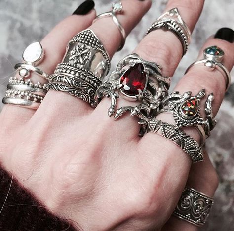 X Vampire Rings Aesthetic, Pirate Rings Aesthetic, Tiefling Jewelry, Medieval Jewelry Aesthetic, Robyn Aesthetic, Pirate Jewelry Aesthetic, Adrien Aesthetic, Jewelry Making Aesthetic, Pirate Rings