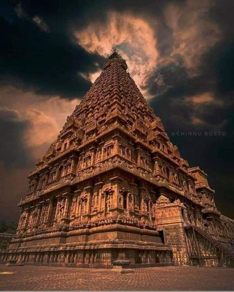 Brihadeshwr temple, Thanjavur Tamilnadu Thanjai Periya Kovil Wallpaper, Love For Myself, Spiritual Pictures, Temple India, Indian Temple Architecture, Japanese Pop Art, India Architecture, Ancient Indian Architecture, Temple Photography