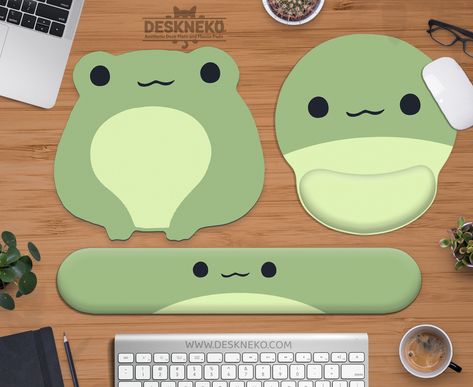 "Kawaii Frog Mousepad, Cute green Mouse Pad with wrist rest, Soft silicone support, Kawai Anime keyboard desk mat, Korea/Japan aesthetic. For the ultimate computer experience, look no further than our DeskNeko collection of personalized mousepads and wrist rest. Choose from a range of sizes, from small and compact to large and extra-large. Our office mousepads and wrist supports feature a non-slip backing, soft surface as well as optional stitched edges for added durability. This is the perfect Desk Mat Cute, Mouse Pad With Wrist Support, Cute Desk Mat, Cute Aesthetic Things To Buy, Desk Mat Ideas, Cute Computer Mouse, Anime Keyboard, Gaming Items, Green Mouse Pad