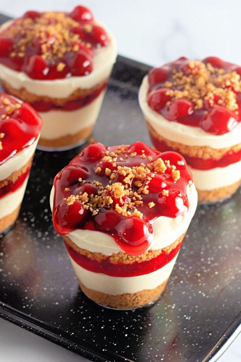 Mini Cherry Cheesecake Trifle Layered Cheesecake Cups, Mini Trifle Recipes, Cheesecake Trifle Recipes, Cherry Cheesecake Mini, Cherry Cheesecake Trifle, Cherry Cheesecake Cups, Strawberry Cheesecake Trifle, Mini Trifles, Cheesecake Cherry