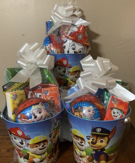 Paw Patrol Paw Patrol Gift Basket, Paw Patrol Easter Basket Ideas, Paw Patrol Gift Ideas, Paw Patrol Easter Basket, Sienna Bedroom, Ide Hampers, Dollar Tree Easter Basket, Paw Patrol Gifts, Candy Themed Party