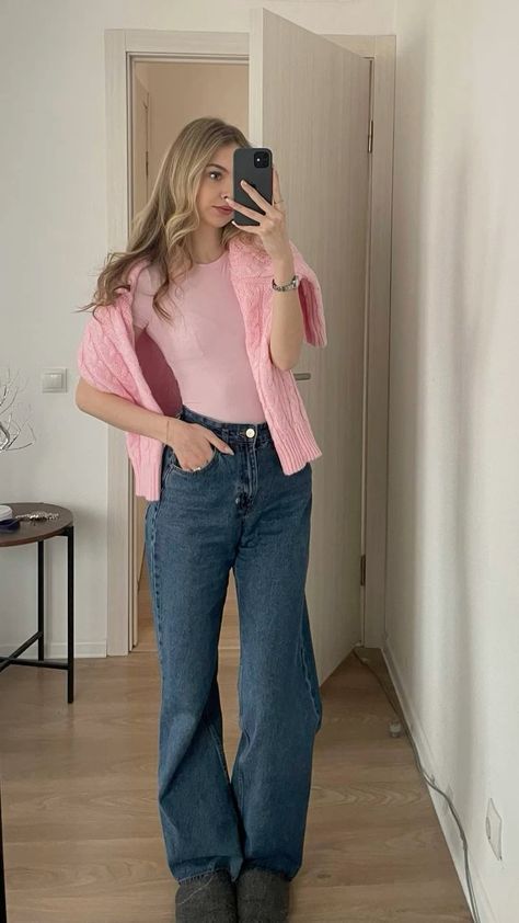 Outfit Rosa Invierno, Outfits Con Rosa, Pink Business Casual Outfits, Diy Clothes Organization, Lv Outfit, Organization Life Hacks, Girls Jeans Outfit, Pink Skirt Outfits, Organization Life