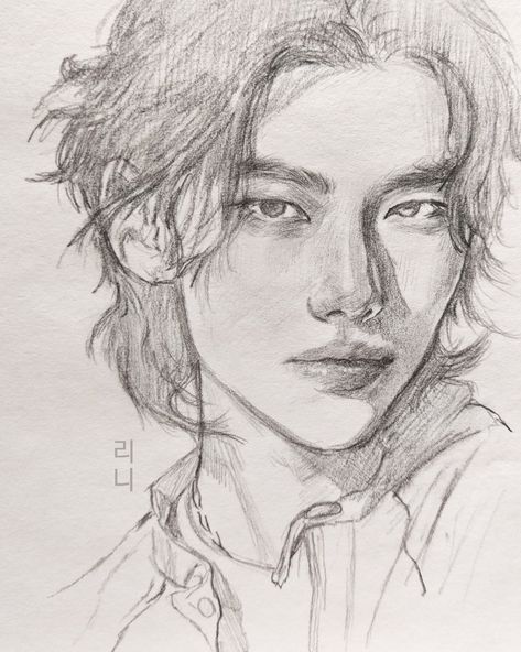 Hyunjin Skz Hyunjin Sketch Drawing, Best Art Pencils, Hyunjin As Anime, Drawing Of Hyunjin, Inspo Pics For Drawing, Skz Fanart Sketch, Pencil Art People, Stray Kids Drawings Sketch, Han Skz Drawing