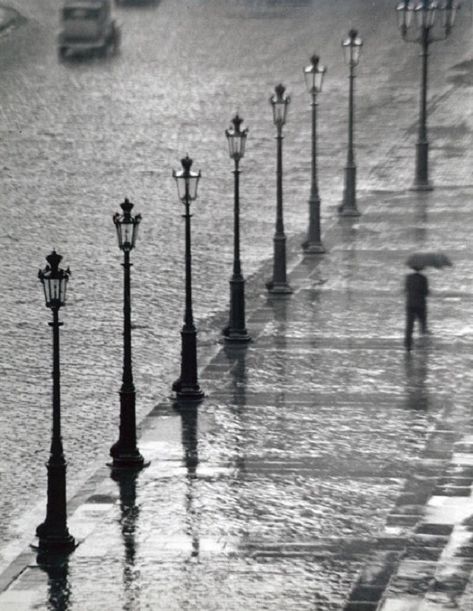 Rainy Paris, Cozy Rainy Day, Andre Kertesz, Henri Cartier Bresson, Famous Photographers, Paris City, Great Photographers, City Street, Photo Essay