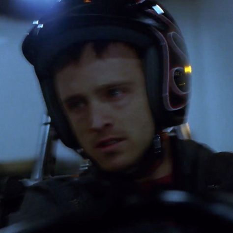 Jesse Pinkman Go Kart, Jesse Pinkman Aesthetic Pfp, Jesse Pinkman Profile Pic, Jesse From Breaking Bad, Breaking Bad Icons, Breaking Bad Crystal, Jesse Pinkman Pfp, Breaking Bad Pfp, Jesse Breaking Bad