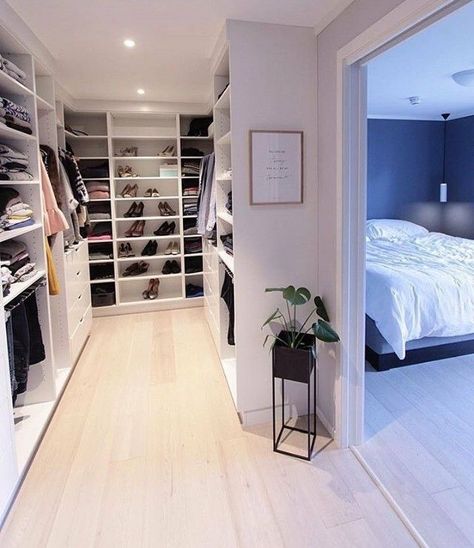 A Walk In Closet, Bedroom With Walk In Closet, Dream Closet Design, Walk In Closet Design, Closet Design Layout, Closet Room, Room Closet, Bedroom Layouts, Dream House Interior