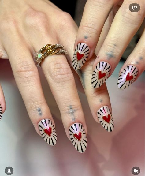 Nail Decal Ideas, Simple Unique Nails, Cool Design Nails, Short Natural Nails Designs, Short Nail Inspi, Short Nail Art Designs, Acrylic Nails Y2k, Rockabilly Nails, Nail Art Heart