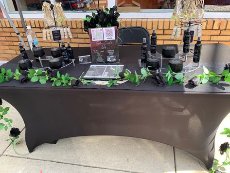 Massage Pop Up Shop, Pop Up Shop Table Display Ideas, Pop Up Shop Table, Table Booth, Promotion Table, Vendor Table, Shop Displays, Brand Pop, Display Table