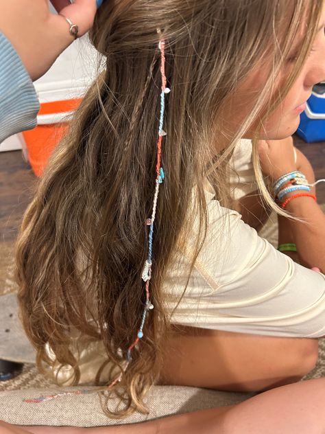 Reusable thread hair wrap for long and short hair eco friendly and sustainable vacation, summer, hippie vibes Beach Hair Wrap, Cute 4th Of July Hairstyles, 4th Of July Hairstyles, String Hair Wraps, July Hairstyles, Thread Hair Wraps, Boho Hair Wrap, Hair Wrap Diy, Long And Short Hair