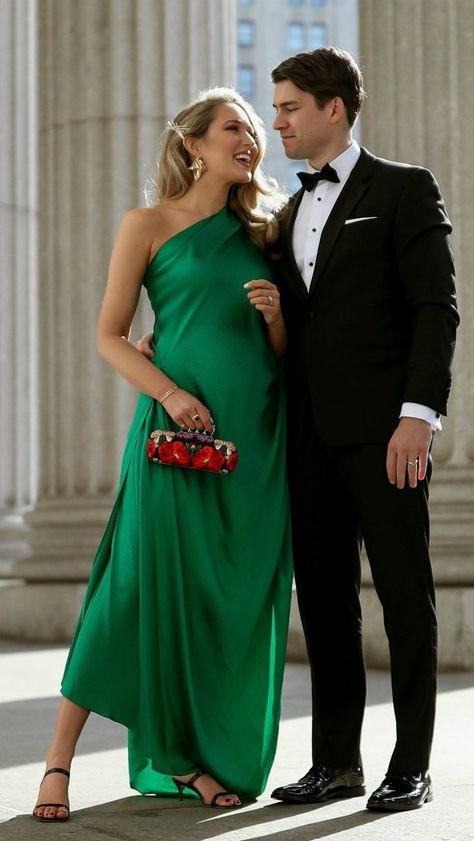 9aa42b31882ec039965f3c4923ce901bdesc47051938ri Pregnant Wedding Guest, Wedding Guest Dress Black Tie, Weddings Green, Mary Orton, Lelet Ny, Pregnancy Style, Pregnant Wedding, Pregnant Celebrities, Gown Black