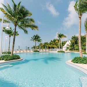 Isla Bella Beach Resort, Florida Keys Resorts, Florida Beach Resorts, Cheap Destinations, Florida Villas, Miami Vibes, Travel Key West, Key West Resorts, Key West Vacations