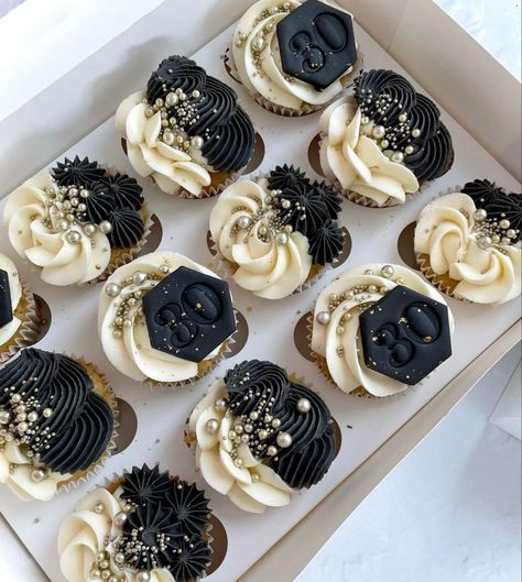 Black And White Wedding Cake With Cupcakes, Black White And Gold Cupcake Ideas, Cupcakes Men Birthday, Cupcakes For Him Birthday, Black Cupcakes Aesthetic, Black Gold Cupcakes Ideas, Black And White Cupcakes Birthday, Cupcake For Men Birthday, Black White And Silver Cupcakes