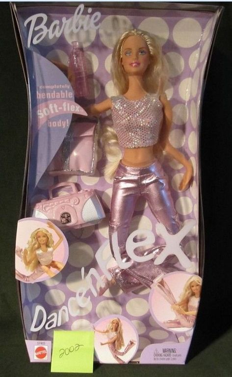 2002 Barbie DANCE and FLEX - Blonde 57405 - Bendable Soft - Flex Body - Pink tote, pink water bottle and pink boom box radio - Mattel 1950 Barbie, Barbie Dance, Barbie 90s, Barbie Box, Barbie 2000, Barbie Doll Set, Vintage Barbie Clothes, Barbie Party, Barbie Toys