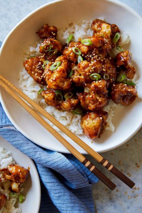 Chinese Food Recipes Vegetarian, Best Cauliflower Recipe, Spoon Fork Bacon, Chinese Food Recipes, Food Recipes Vegetarian, Mapo Tofu, Fried Cauliflower, Honey Recipes, Steamed Rice