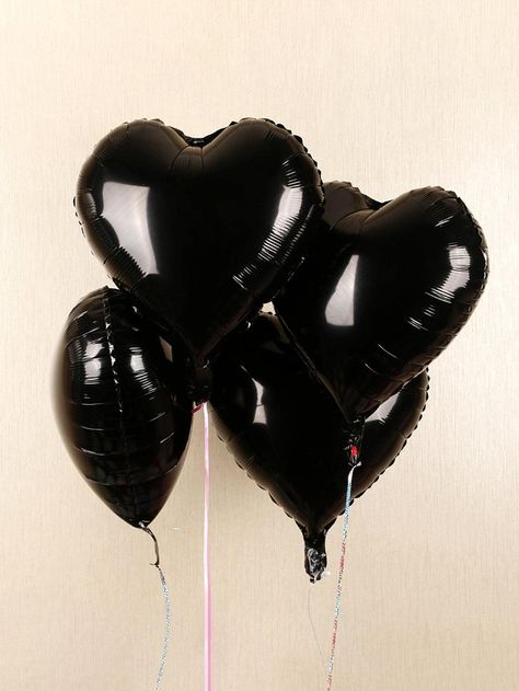 Black Valentines Aesthetic, All Black Party Aesthetic, 16 Birthday Party Ideas Black, Goth Birthday Aesthetic, Goth Party Theme, Goth Birthday Party Ideas, Black Birthday Theme Party Ideas, Emo Party Decorations, Black Heart Balloons