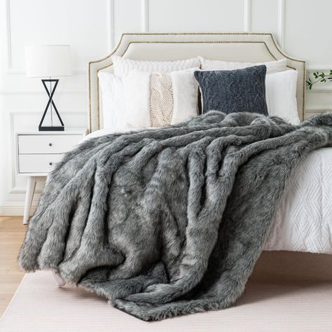 Bedding with grey headboard