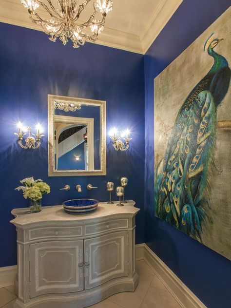 These ideas don't require a bag or wrapping paper. Bathroom Bedroom Ideas, Peacock Bathroom Decor, Royal Blue Bathrooms, Peacock Bathroom, Blue Powder Rooms, Blue Powder Room, Traditional Powder Room, Peacock Room, Bath Pictures