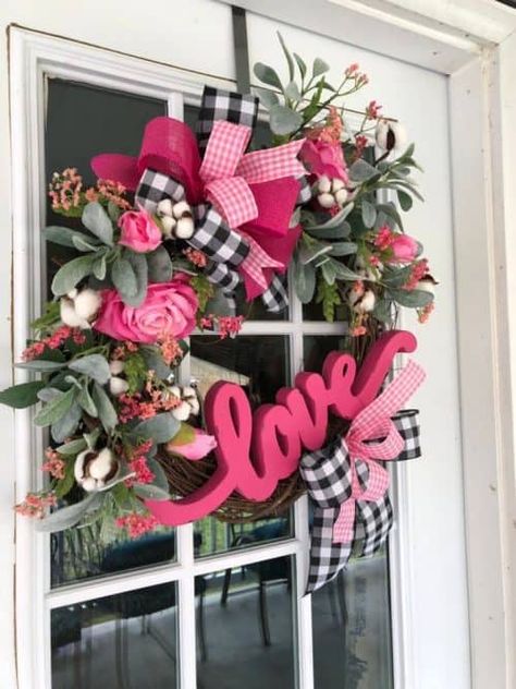 Valentine Wreath Craft, Valentijnsdag Diy, Cotton Boll Wreath, Pinterest Valentines, Diy Valentines Day Wreath, Valentine Wreath Diy, Diy Valentine's Day Decorations, Hari Valentine, Diy Valentines Decorations