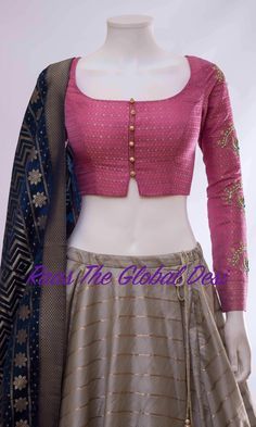 #BRIDALLEHENGA #Indianclothing #MEHENDI #SAREE #CHANIYACHOLI #LEHENGA #GOWN #CHANIYACHOLIDESIGN #INDIANCLOTHES Choli Blouse Design, Cotton Blouse Design, Full Sleeve Blouse, Choli Blouse, Blouse Back Neck Designs, Blouse Design Images, Sari Blouse Designs, Indian Saree Blouses Designs, Blouse Designs Indian