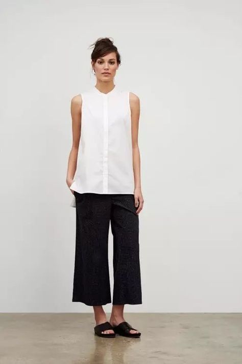 Capsule Wardrobe Elegant Minimal Classic, Eileen Fisher Capsule Wardrobe, Eileen Fisher Style Over 50, Eileen Fisher Summer, Clothes Over 50, Witchcore Fashion, Eileen Fisher Style, Perfect Capsule Wardrobe, Spring Summer Capsule Wardrobe