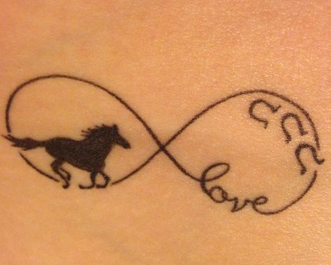 Infinity horse love tattoo Tennessee Walking Horse Tattoo, Horse Tattoo Small, Equine Tattoo, Small Horse Tattoo, Tattoo Horse, Horse Shoe Tattoo, Horse Tattoo Design, Cowgirl Tattoos, Country Tattoos