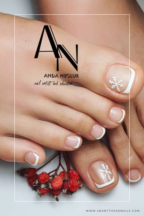 Christmas Toe Nails Christmas Manicure And Pedicure, New Year Pedicure Ideas, Snowflake Pedicure Designs, Pedicure Ideas For Winter, White Christmas Toe Nails, Christmas Toenails Designs Toe, Toenail Designs Winter, Festive Pedicure, December Pedicure Ideas