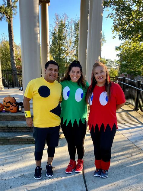 DIY PACMAN COSTUMES Game Characters Costume, Dress Like A Video Game Character, Diy Game Costumes, Video Game Theme Halloween Costumes, Packman And Ghosts Costume, Family Pacman Costumes, Game Character Costumes Diy, Diy Ms Pacman Costume, Diy Pacman Ghost Costume