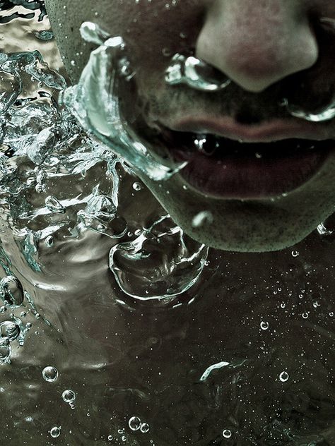 Luca Pierro Black And White Photograph, Water Photography, Underwater Photography, Pics Art, Writing Inspiration, Drawing Reference, Photography Inspiration, Art Reference, A Man