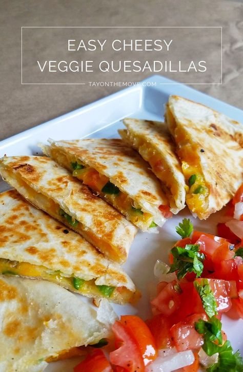 Veggie Quesadilla Recipes, Vegetarian Quesadillas Recipes, Veggie Quesadillas, Veggie Quesadilla, Quesadilla Recipes Easy, Mexikansk Mat, Vegetarian Quesadilla, God Mad, God Mat