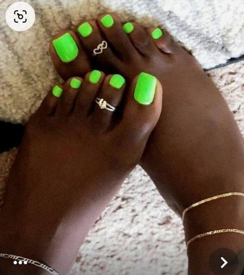 Green Pedicure Designs, Mint Green Toe Nails, Toenail Polish Summer, Rainbow Toe Nails, Green Toe Nails, Blue Toe Nails, Summer Pedicure, Blue Toes, Gel Toe Nails