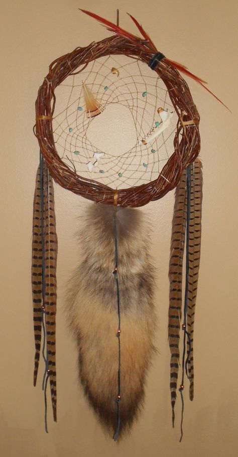 Willow Dreamcatcher with Coyote Tail, Fox Jawbone, Lynx Claw Bones Jewelry, Coyote Tail, Hunting Crafts, Antler Wreath, Indian Dream Catcher, Beautiful Dream Catchers, Dream Catcher Art, Dream Catcher Native American, Native American Symbols