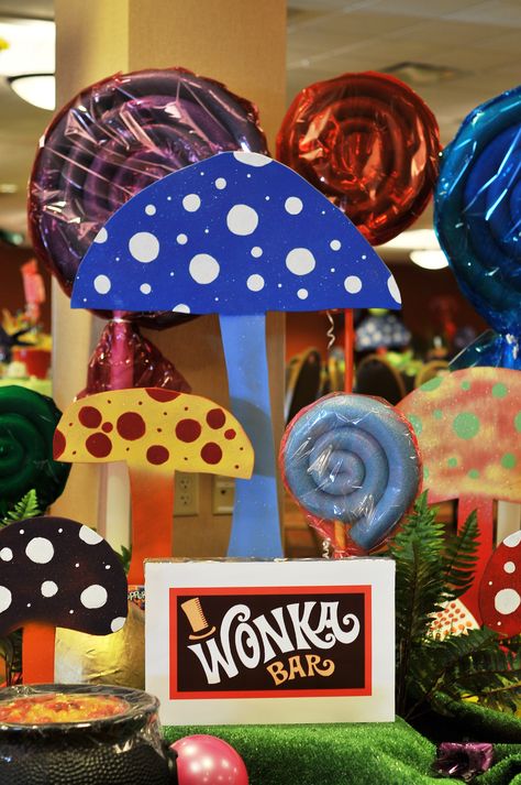 So fun and easy to make..... Willy Wonka Candy Extravaganza Celebration Willy Wonka Craft Ideas, Wonka Chocolate Factory Themed Parties, Wonka Decorations Diy, Willy Wonka Backdrop, Willie Wonka Trunk Or Treat, Willy Wonka Christmas Tree, Willy Wonka Themed Party, Willy Wonka Halloween Decorations, Willy Wonka Trunk Or Treat